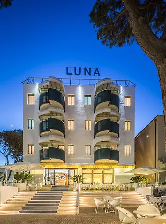 Luna Hotel 3*