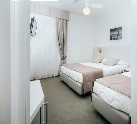 Hotel Luna 3*