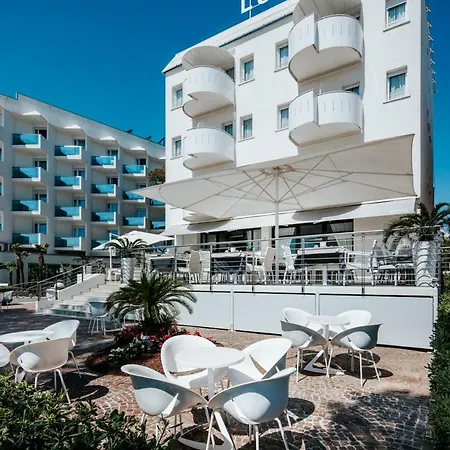 Luna Hotel 3*